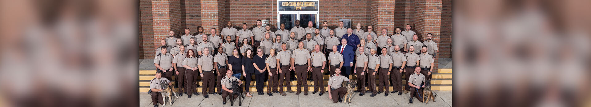 Jones County Sheriff's office personnel photo with k9s